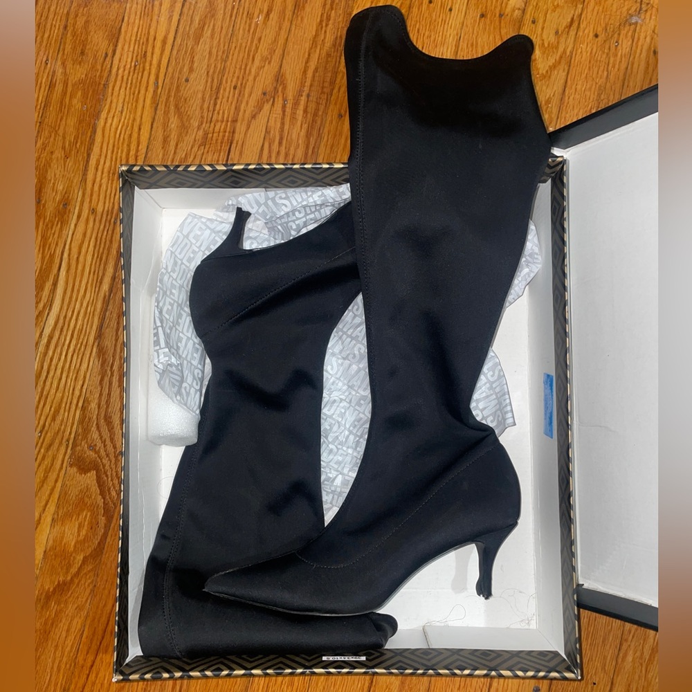 Black stretch kneeboots